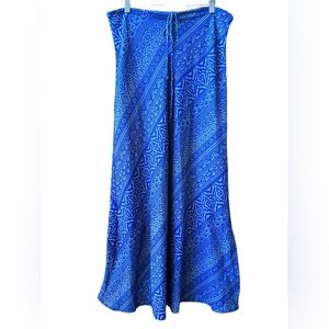 Earthbound trading company skirt blue size M, super light and drawstring waist